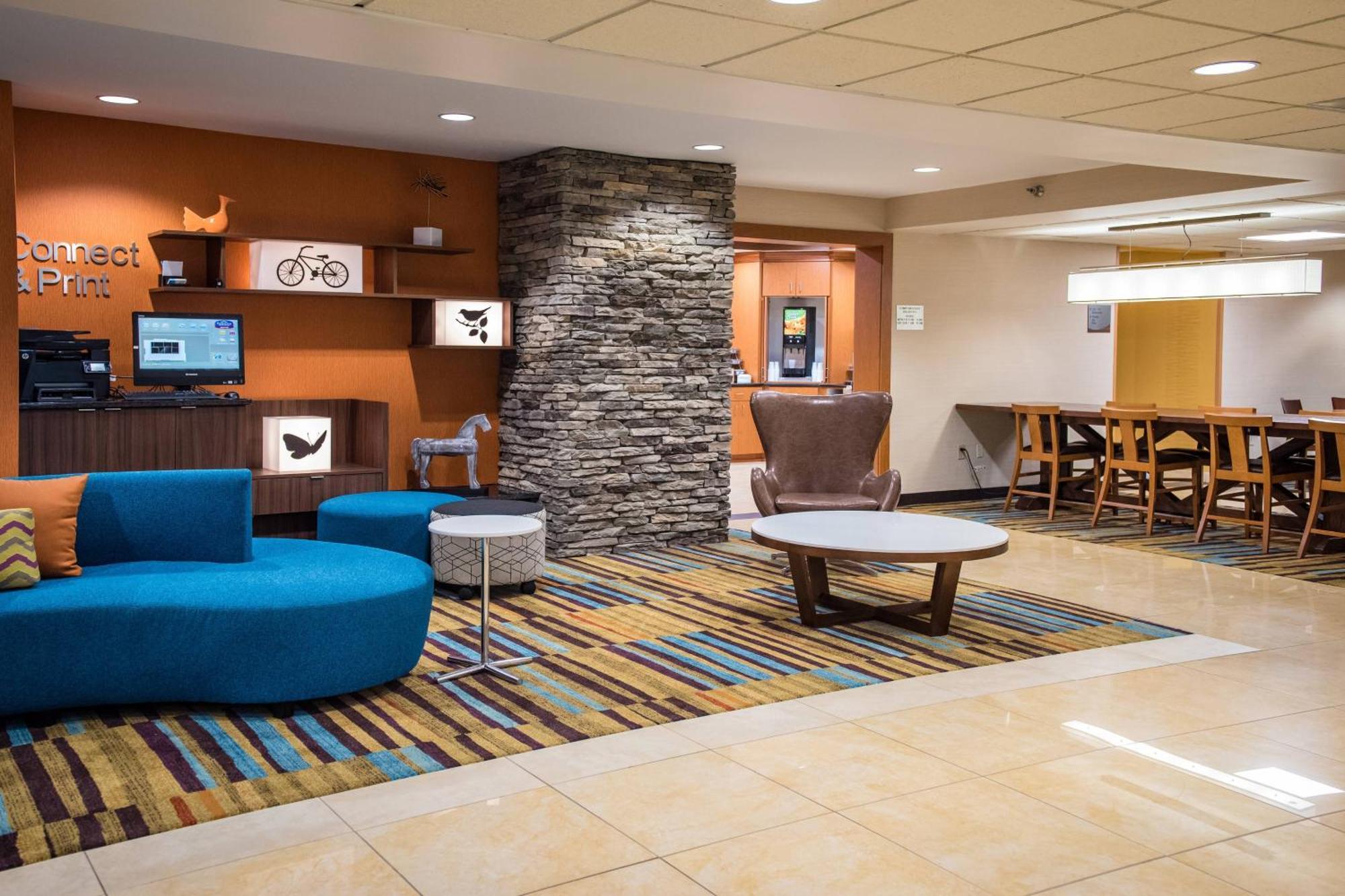 Fairfield Inn & Suites By Marriott Knoxville/East Dalaman gambar
