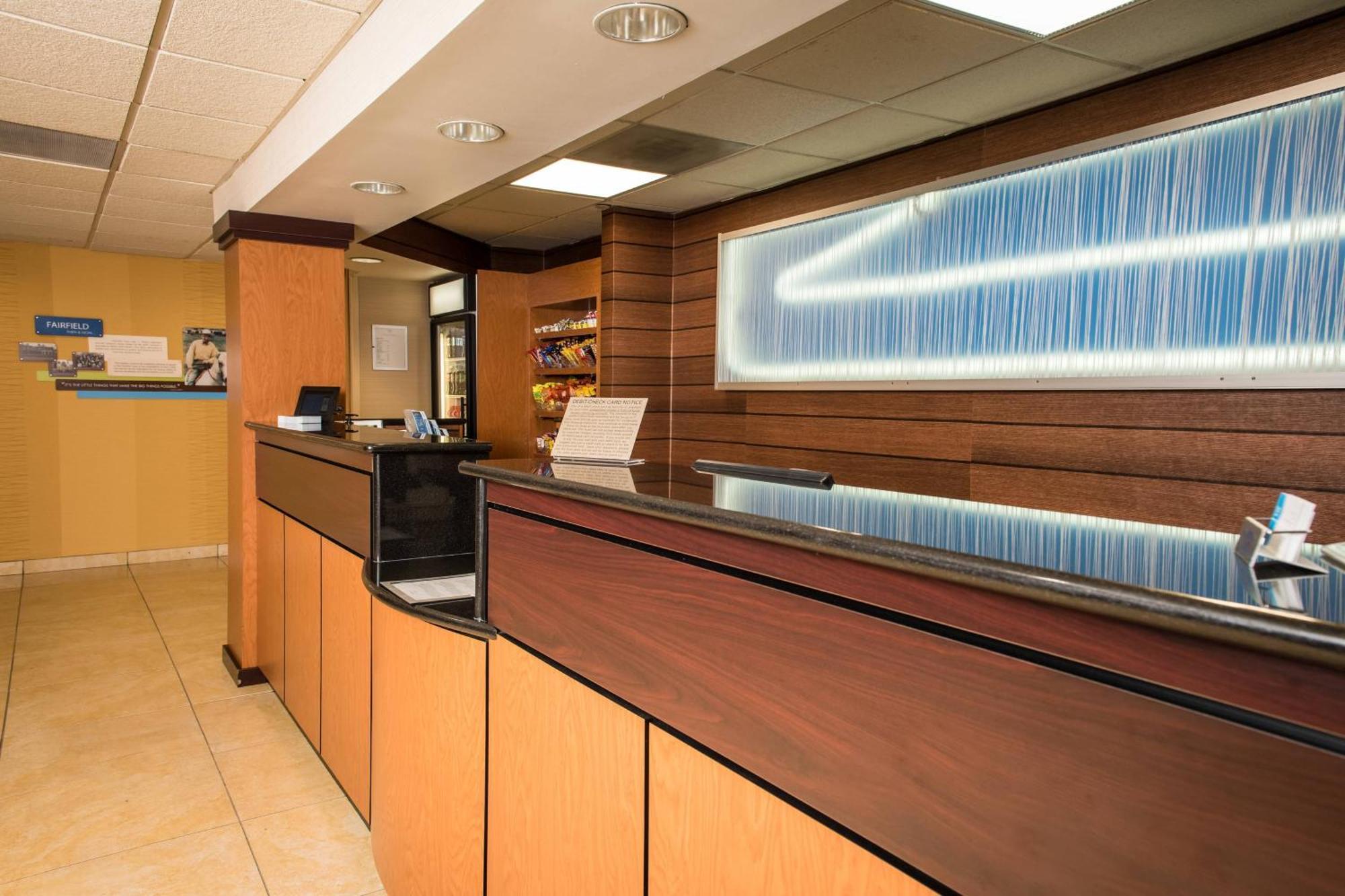 Fairfield Inn & Suites By Marriott Knoxville/East Dalaman gambar